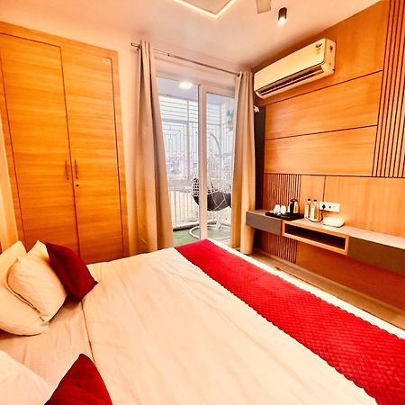 Pearl Grand Boutique Cottage In Omaxe Anandam Vrindavan - #Premium Ac Rooms With Balcony #Big Parking #Lift #Garden #Peaceful Area #Near Prem Mandir #Property Of The Year #Most Awarded Exterior photo