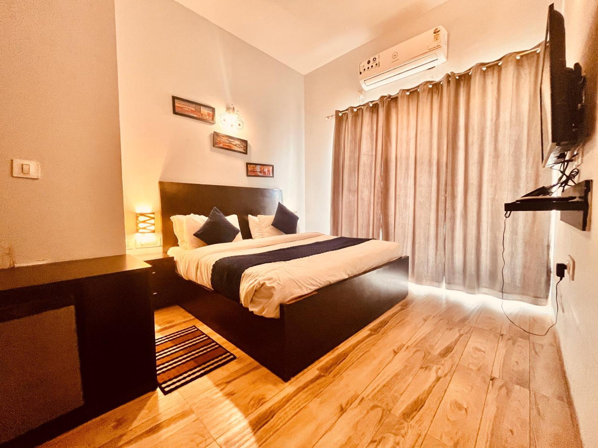 Pearl Grand Boutique Cottage In Omaxe Anandam Vrindavan - #Premium Ac Rooms With Balcony #Big Parking #Lift #Garden #Peaceful Area #Near Prem Mandir #Property Of The Year #Most Awarded Exterior photo