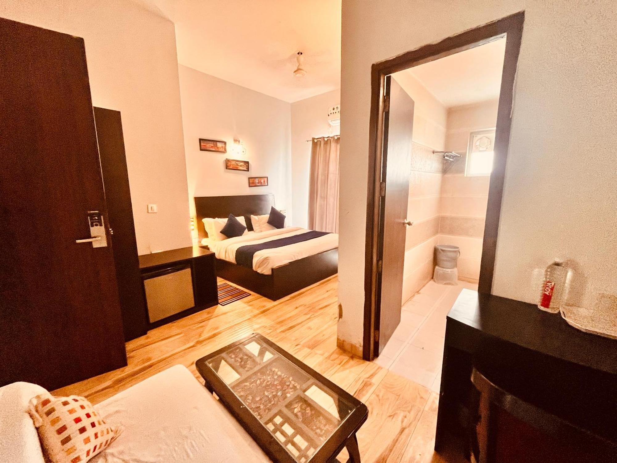 Pearl Grand Boutique Cottage In Omaxe Anandam Vrindavan - #Premium Ac Rooms With Balcony #Big Parking #Lift #Garden #Peaceful Area #Near Prem Mandir #Property Of The Year #Most Awarded Exterior photo