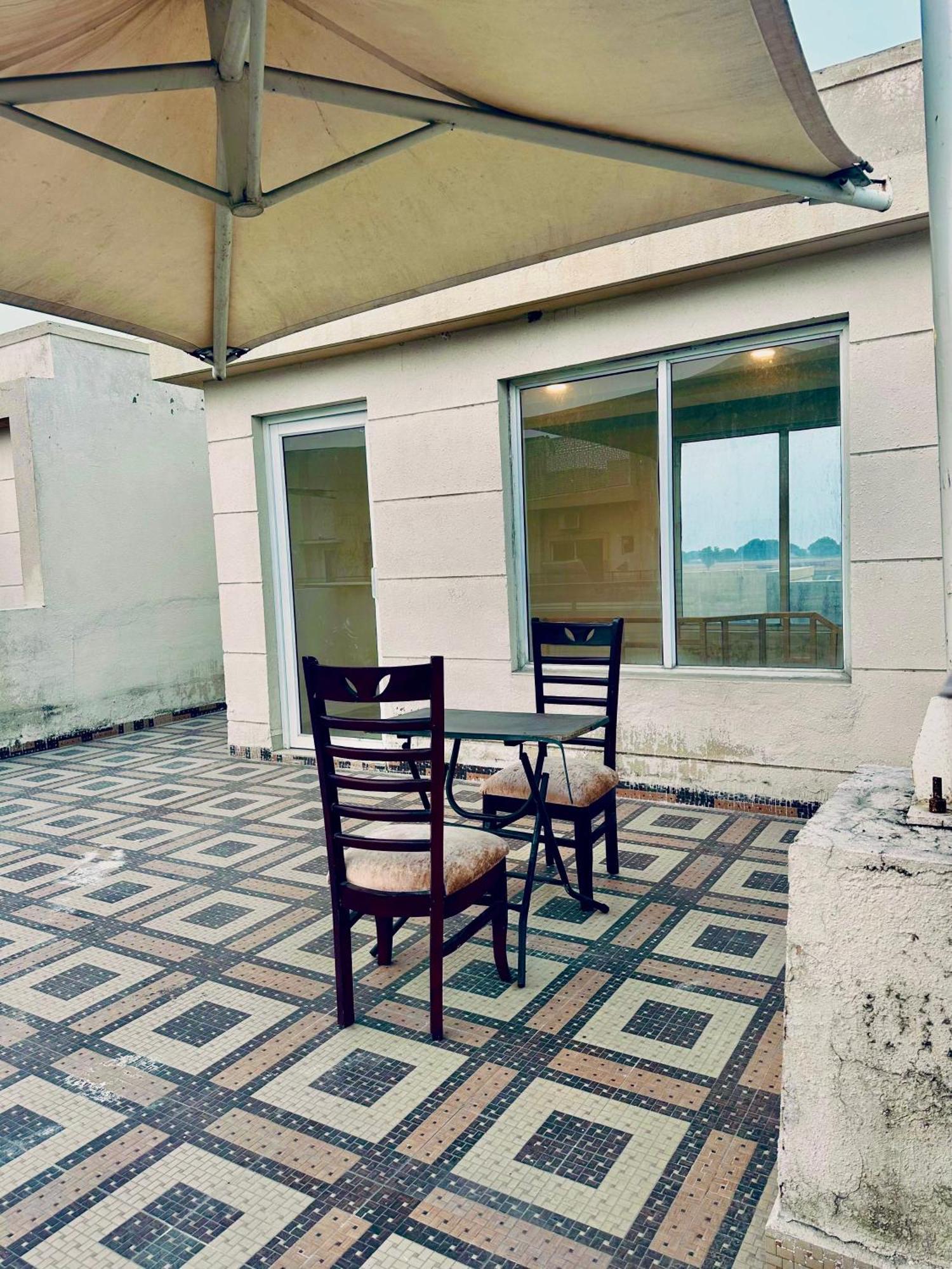 Pearl Grand Boutique Cottage In Omaxe Anandam Vrindavan - #Premium Ac Rooms With Balcony #Big Parking #Lift #Garden #Peaceful Area #Near Prem Mandir #Property Of The Year #Most Awarded Exterior photo