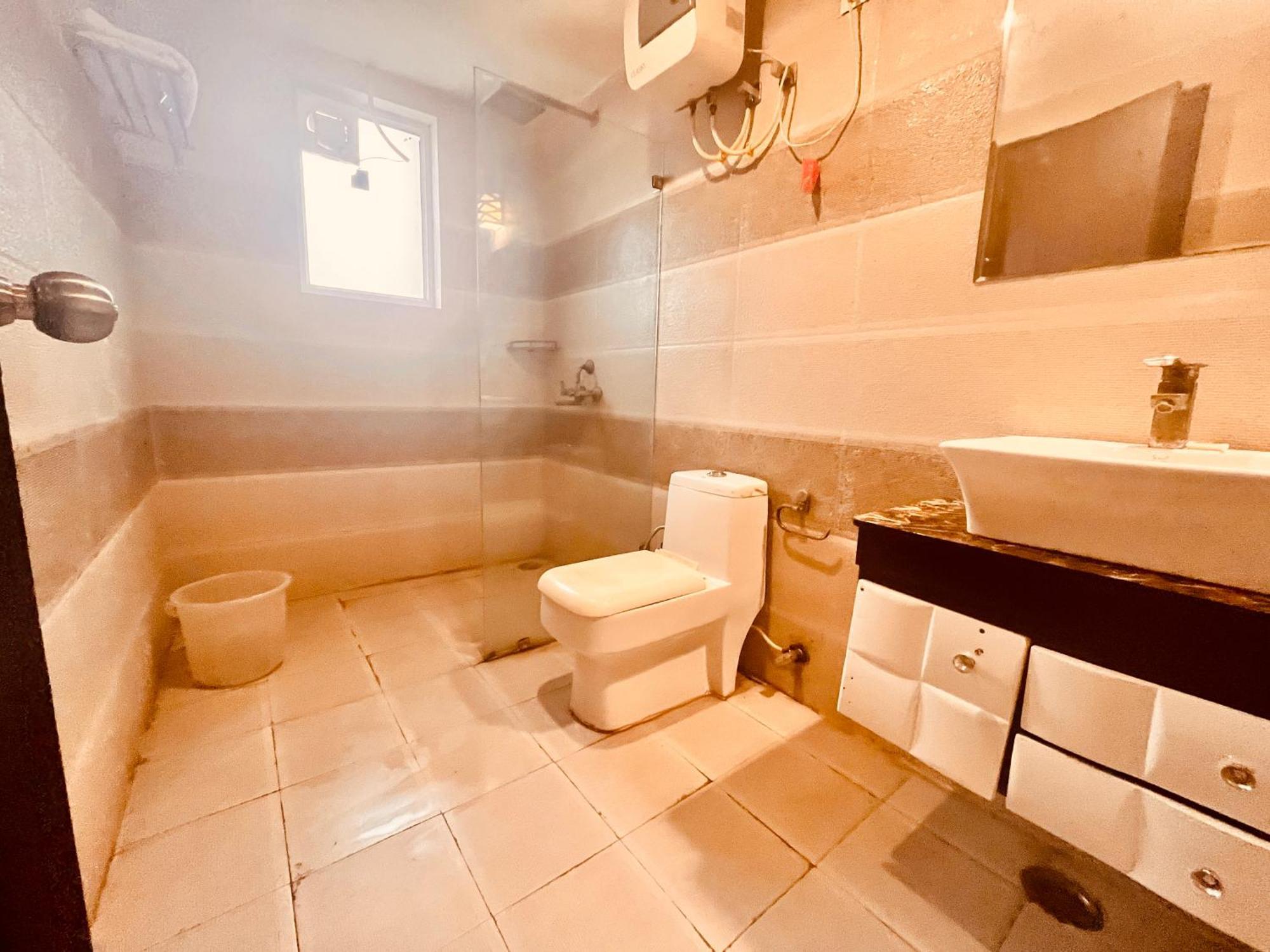 Pearl Grand Boutique Cottage In Omaxe Anandam Vrindavan - #Premium Ac Rooms With Balcony #Big Parking #Lift #Garden #Peaceful Area #Near Prem Mandir #Property Of The Year #Most Awarded Exterior photo