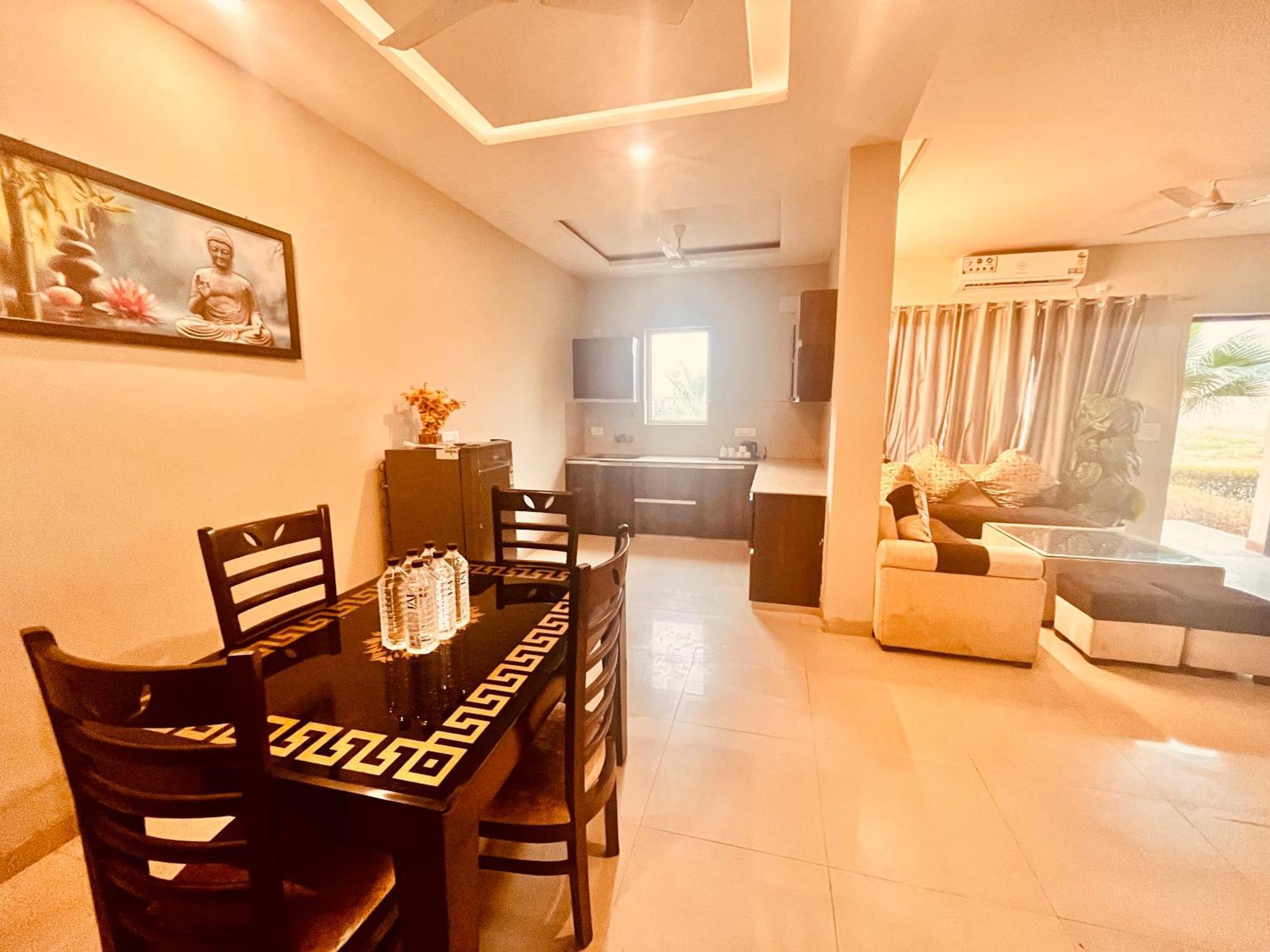 Pearl Grand Boutique Cottage In Omaxe Anandam Vrindavan - #Premium Ac Rooms With Balcony #Big Parking #Lift #Garden #Peaceful Area #Near Prem Mandir #Property Of The Year #Most Awarded Exterior photo