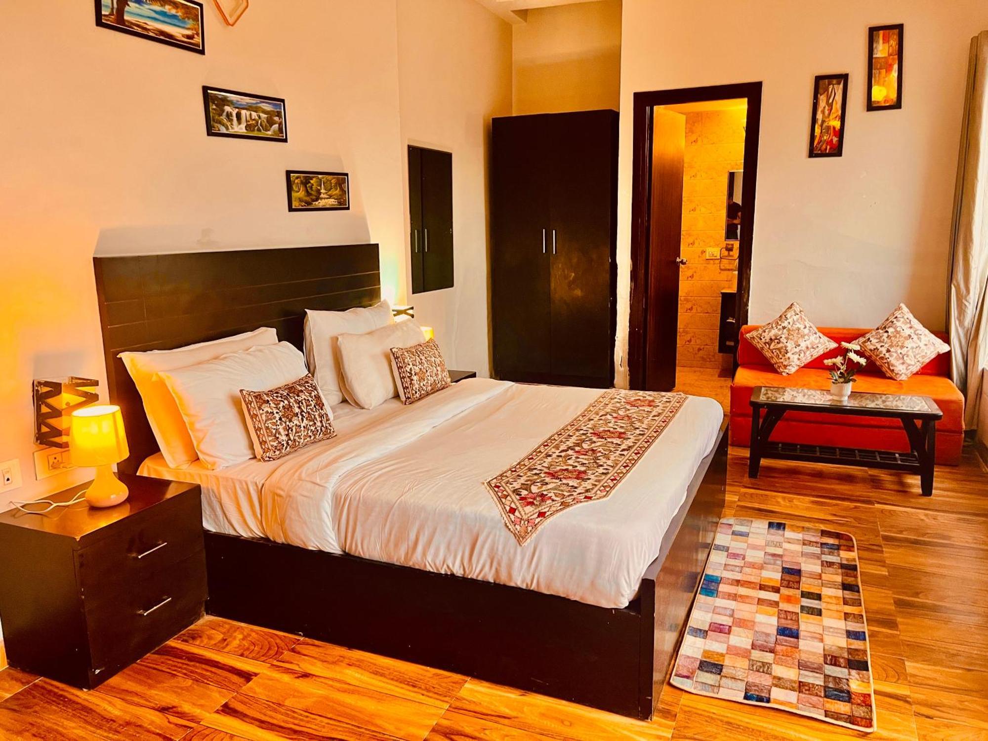 Pearl Grand Boutique Cottage In Omaxe Anandam Vrindavan - #Premium Ac Rooms With Balcony #Big Parking #Lift #Garden #Peaceful Area #Near Prem Mandir #Property Of The Year #Most Awarded Exterior photo