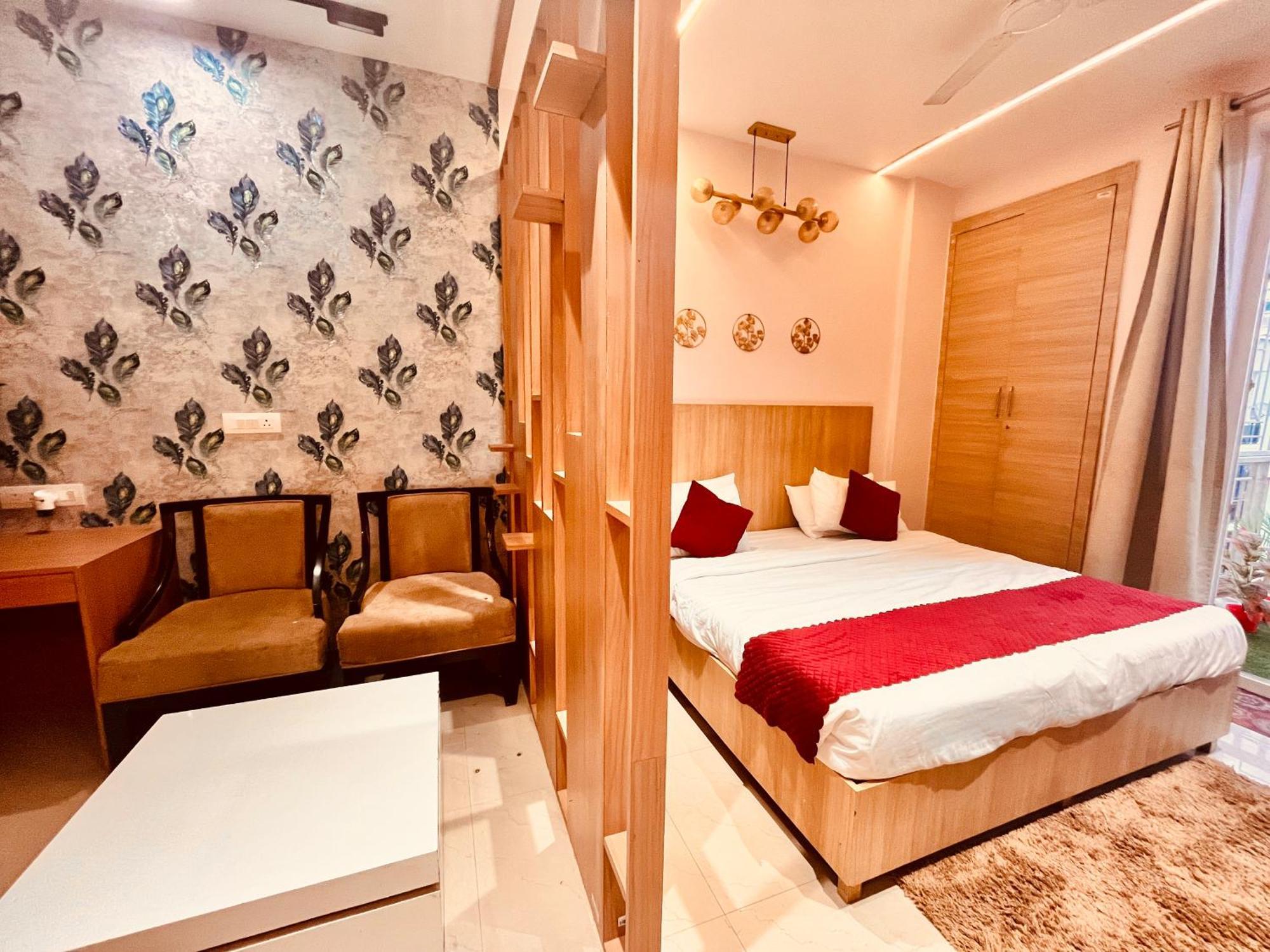 Pearl Grand Boutique Cottage In Omaxe Anandam Vrindavan - #Premium Ac Rooms With Balcony #Big Parking #Lift #Garden #Peaceful Area #Near Prem Mandir #Property Of The Year #Most Awarded Exterior photo