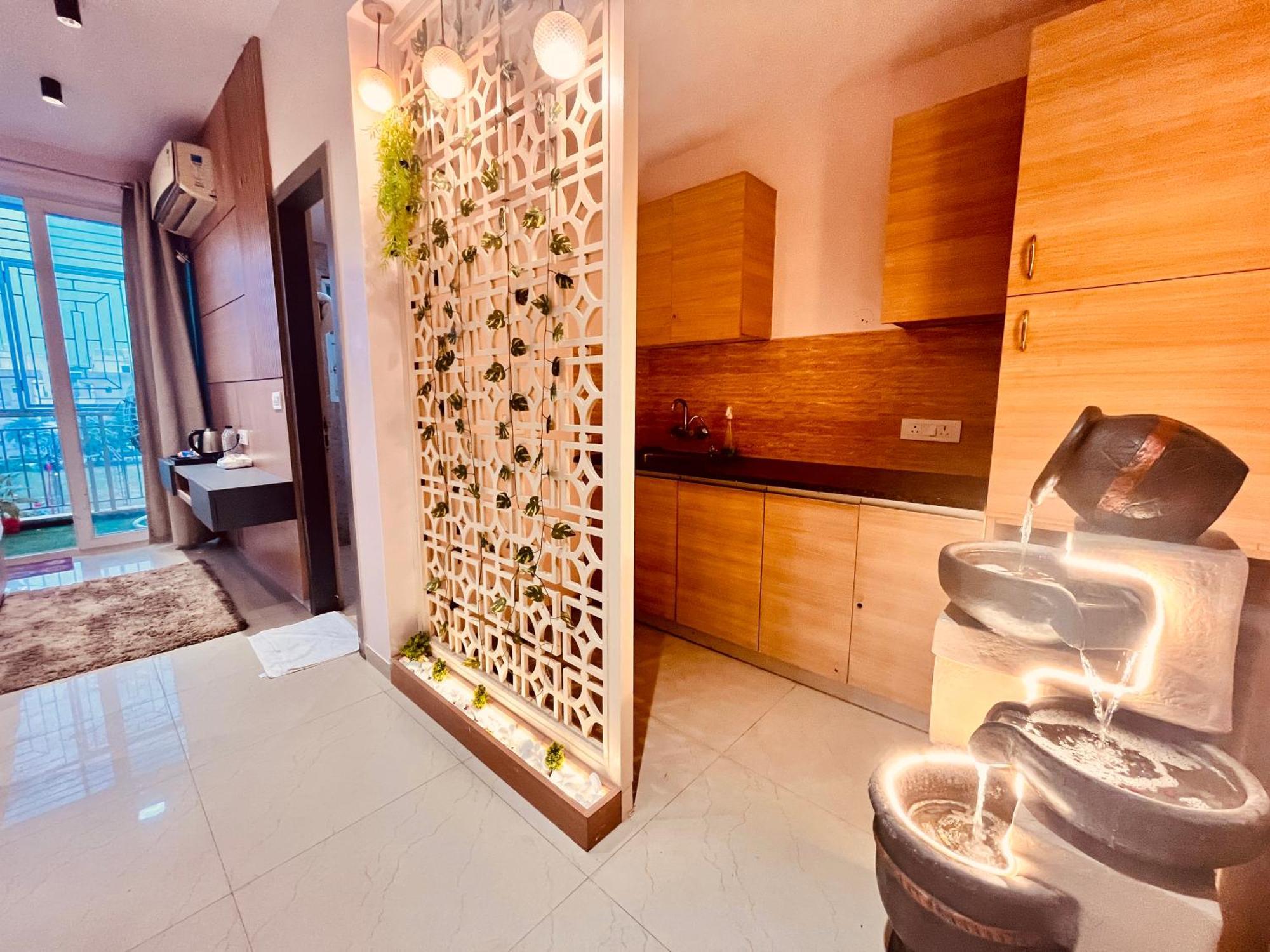Pearl Grand Boutique Cottage In Omaxe Anandam Vrindavan - #Premium Ac Rooms With Balcony #Big Parking #Lift #Garden #Peaceful Area #Near Prem Mandir #Property Of The Year #Most Awarded Exterior photo