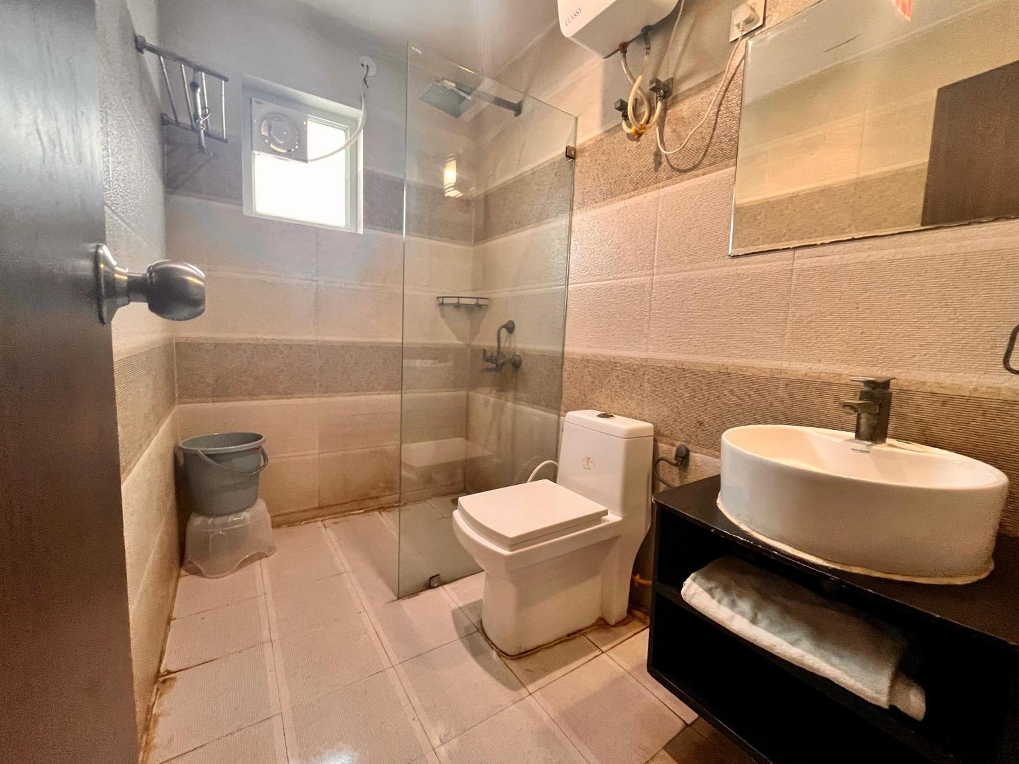 Pearl Grand Boutique Cottage In Omaxe Anandam Vrindavan - #Premium Ac Rooms With Balcony #Big Parking #Lift #Garden #Peaceful Area #Near Prem Mandir #Property Of The Year #Most Awarded Exterior photo