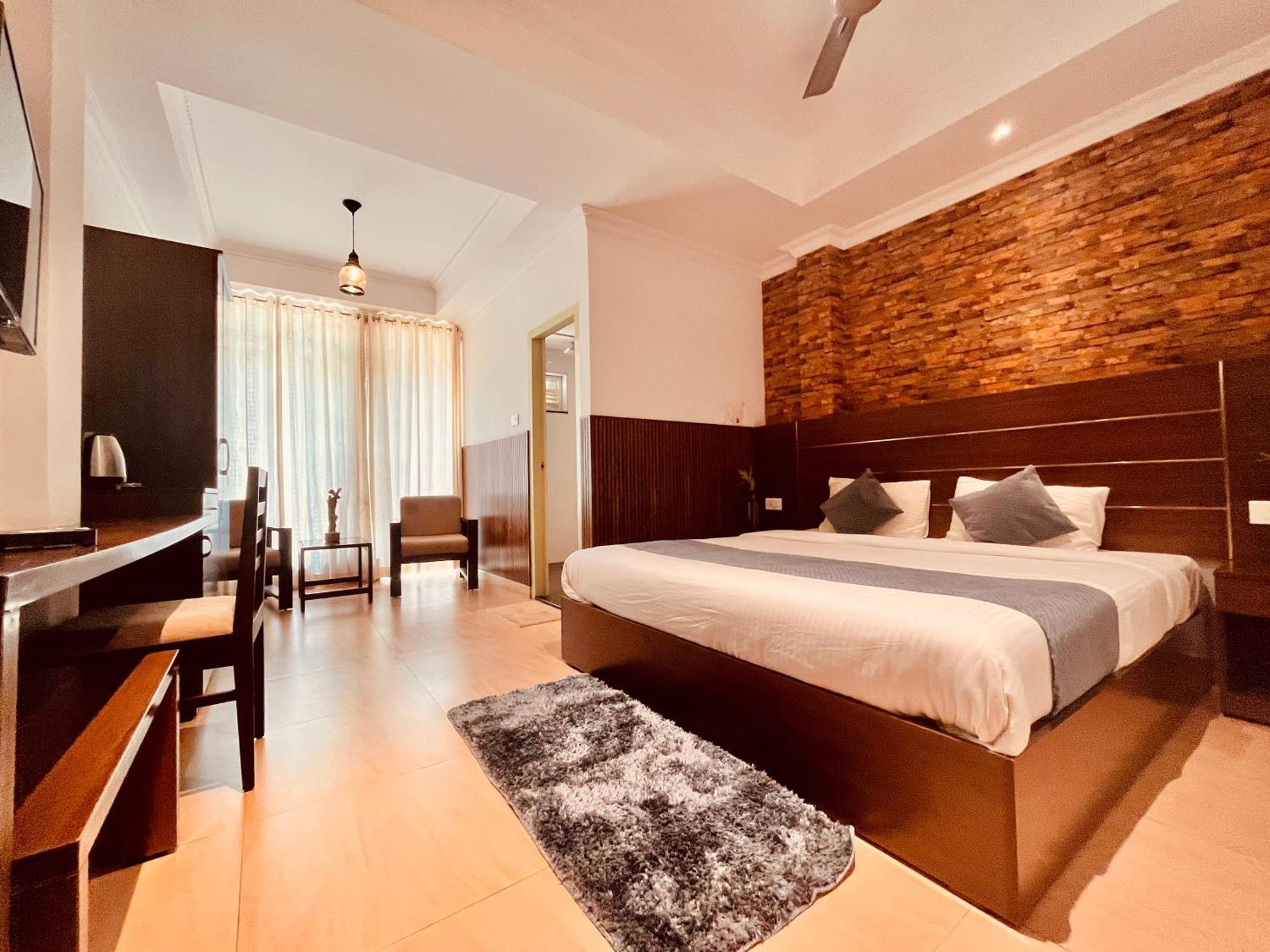 Pearl Grand Boutique Cottage In Omaxe Anandam Vrindavan - #Premium Ac Rooms With Balcony #Big Parking #Lift #Garden #Peaceful Area #Near Prem Mandir #Property Of The Year #Most Awarded Exterior photo