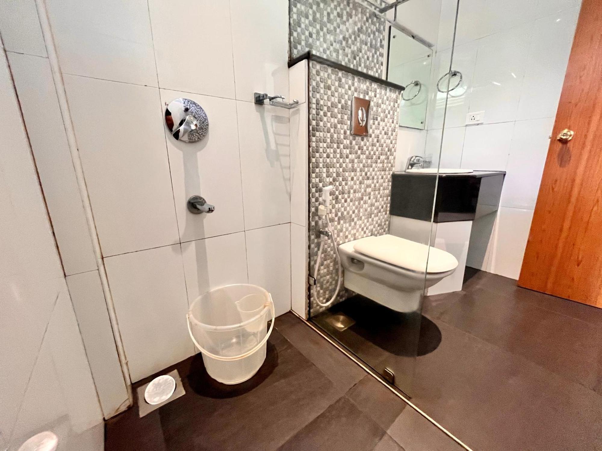 Pearl Grand Boutique Cottage In Omaxe Anandam Vrindavan - #Premium Ac Rooms With Balcony #Big Parking #Lift #Garden #Peaceful Area #Near Prem Mandir #Property Of The Year #Most Awarded Exterior photo