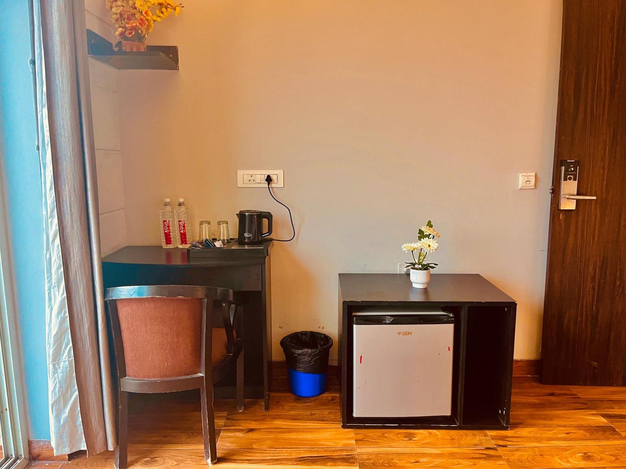 Pearl Grand Boutique Cottage In Omaxe Anandam Vrindavan - #Premium Ac Rooms With Balcony #Big Parking #Lift #Garden #Peaceful Area #Near Prem Mandir #Property Of The Year #Most Awarded Exterior photo