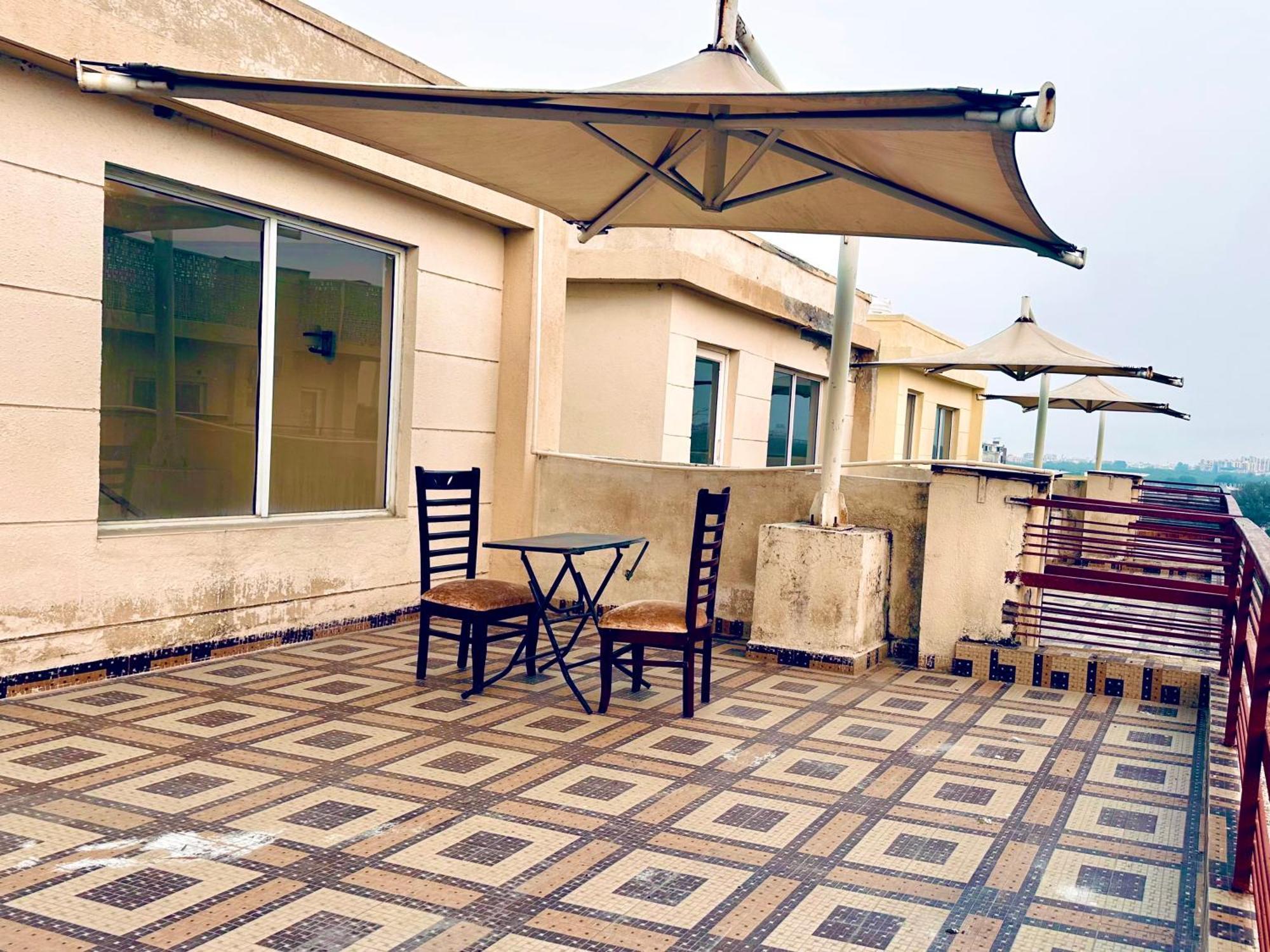 Pearl Grand Boutique Cottage In Omaxe Anandam Vrindavan - #Premium Ac Rooms With Balcony #Big Parking #Lift #Garden #Peaceful Area #Near Prem Mandir #Property Of The Year #Most Awarded Exterior photo