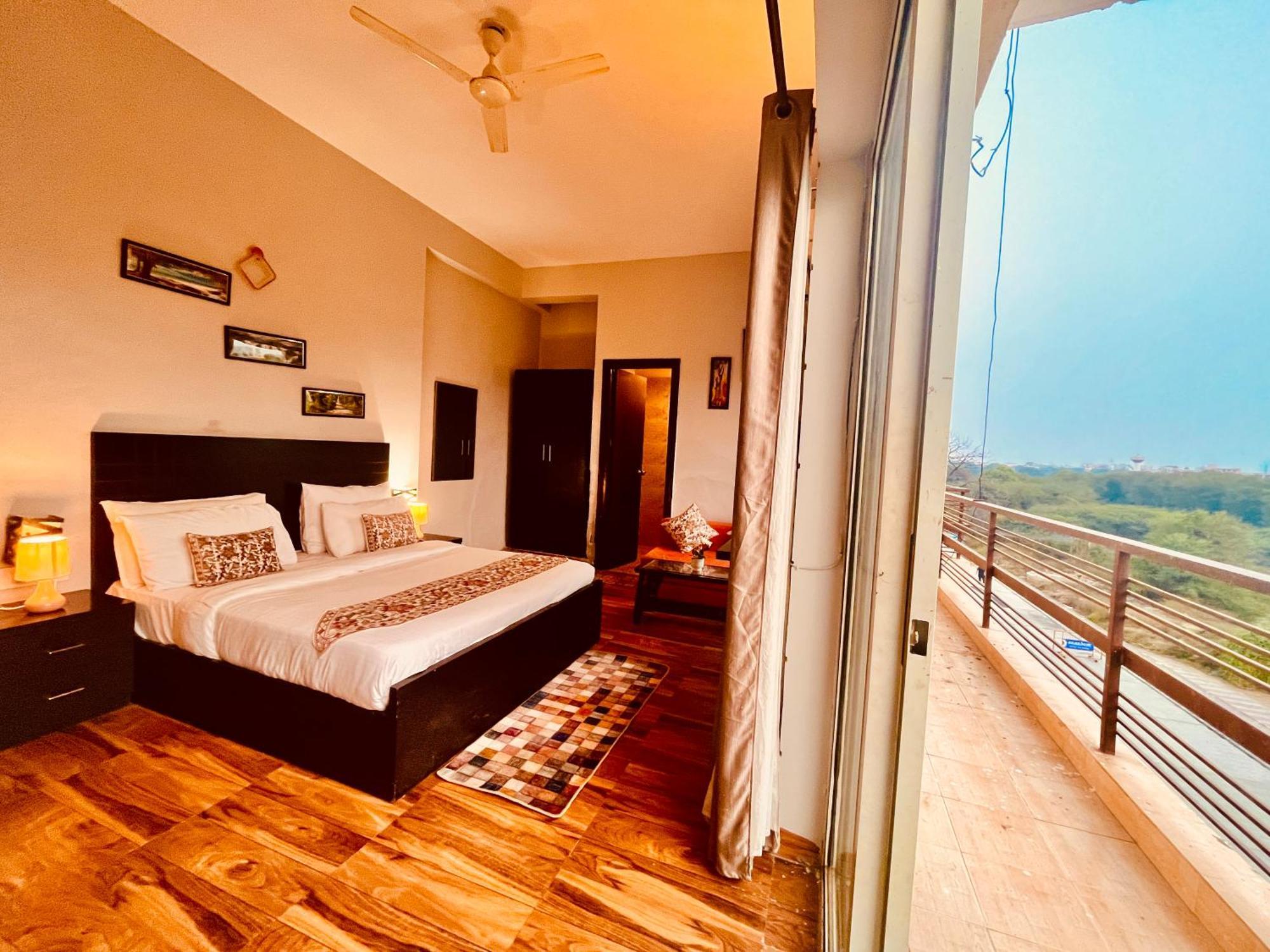 Pearl Grand Boutique Cottage In Omaxe Anandam Vrindavan - #Premium Ac Rooms With Balcony #Big Parking #Lift #Garden #Peaceful Area #Near Prem Mandir #Property Of The Year #Most Awarded Exterior photo
