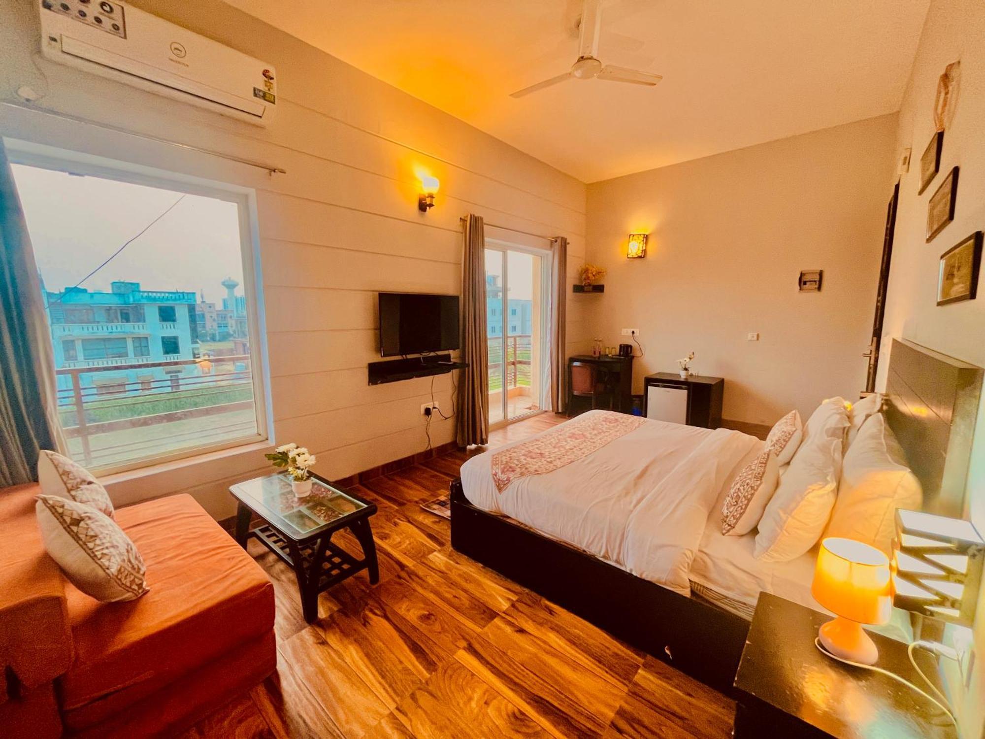 Pearl Grand Boutique Cottage In Omaxe Anandam Vrindavan - #Premium Ac Rooms With Balcony #Big Parking #Lift #Garden #Peaceful Area #Near Prem Mandir #Property Of The Year #Most Awarded Exterior photo