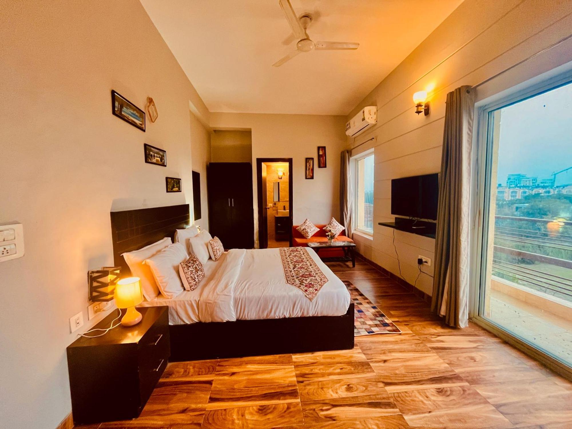 Pearl Grand Boutique Cottage In Omaxe Anandam Vrindavan - #Premium Ac Rooms With Balcony #Big Parking #Lift #Garden #Peaceful Area #Near Prem Mandir #Property Of The Year #Most Awarded Exterior photo
